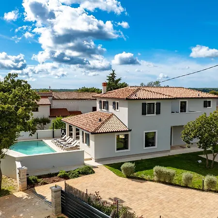 Villa Paronich *
