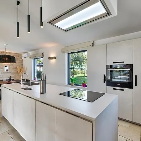 Paronich Villa Barban