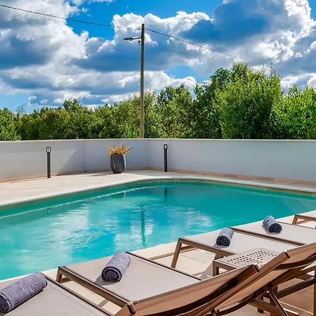 Вилла Paronich *