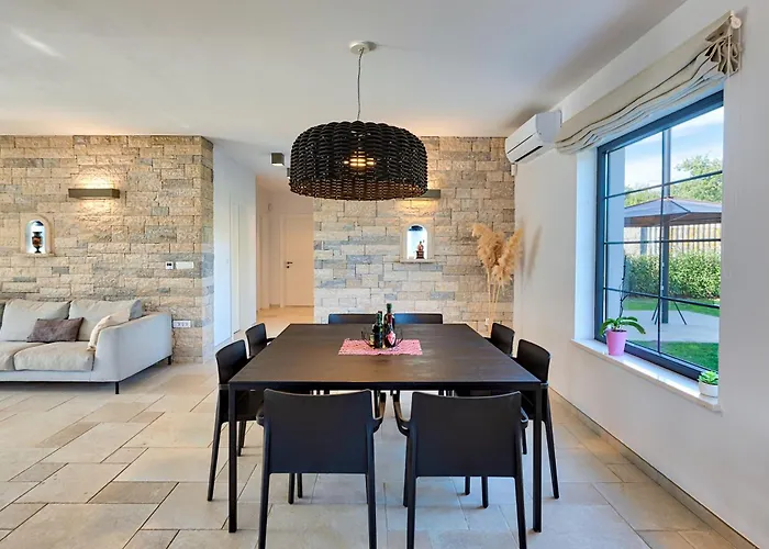 Paronich Villa Barban